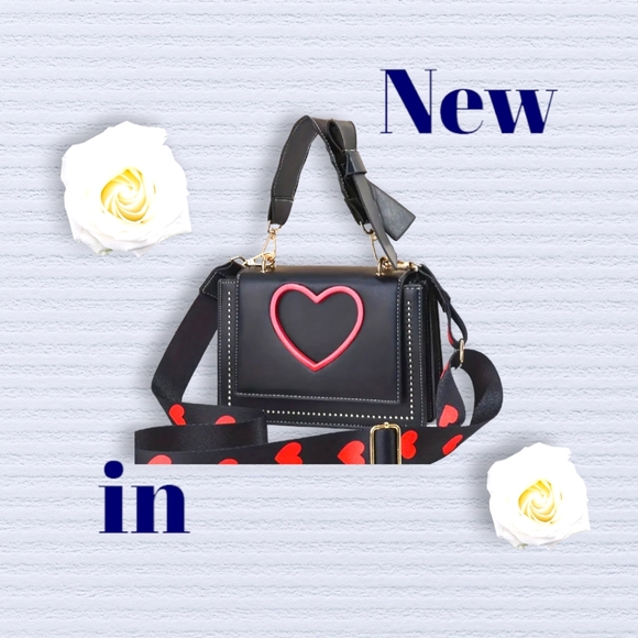 Women's Black and Red Heart-Shaped Design Crossbody Shoulder Bag - Picture 15 of 15